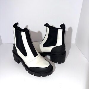 Tory Burch Leather Lug Chelsea Boots
